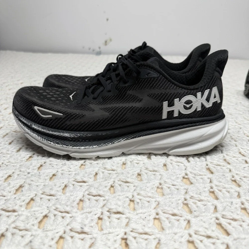 Hoka One One Clifton 9 Wide Running Shoes Women Sz  10D Black Cushioned Sneakers
